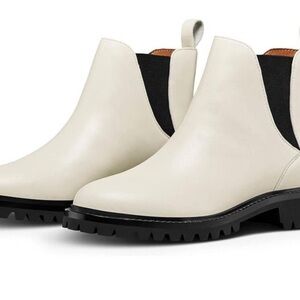 Label Stylish Cream Ankle Boots